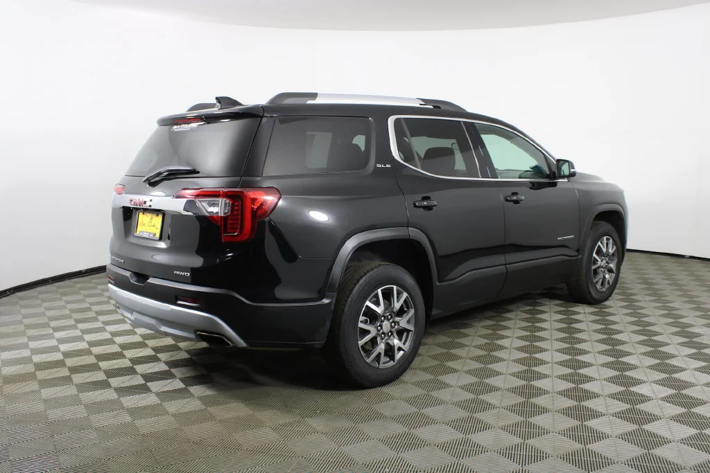 Used 2023 Ebony Twilight Metallic GMC SLE image 5