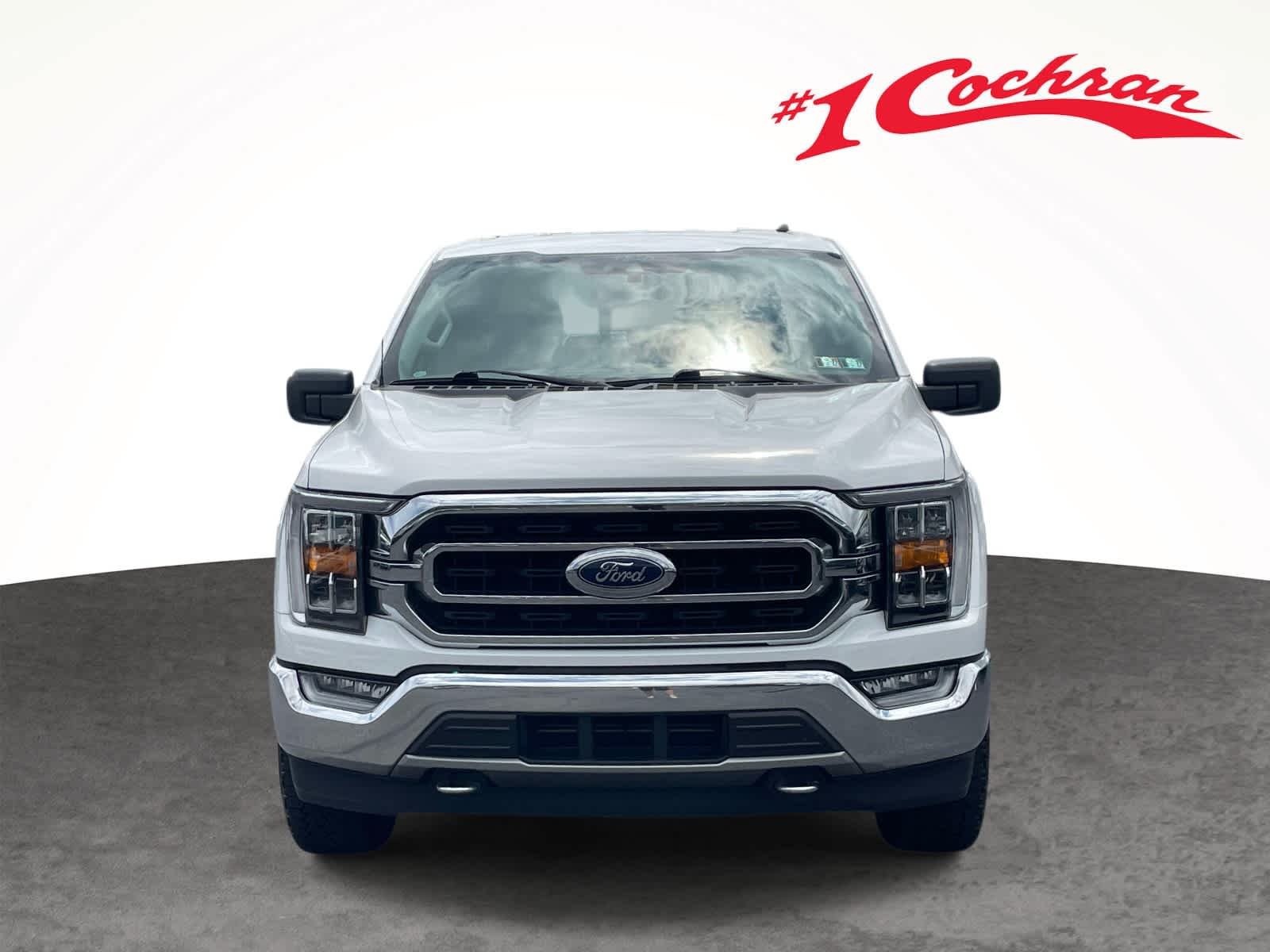 Used 2021 Oxford White/Carbonized Gray Ford XLT image 11