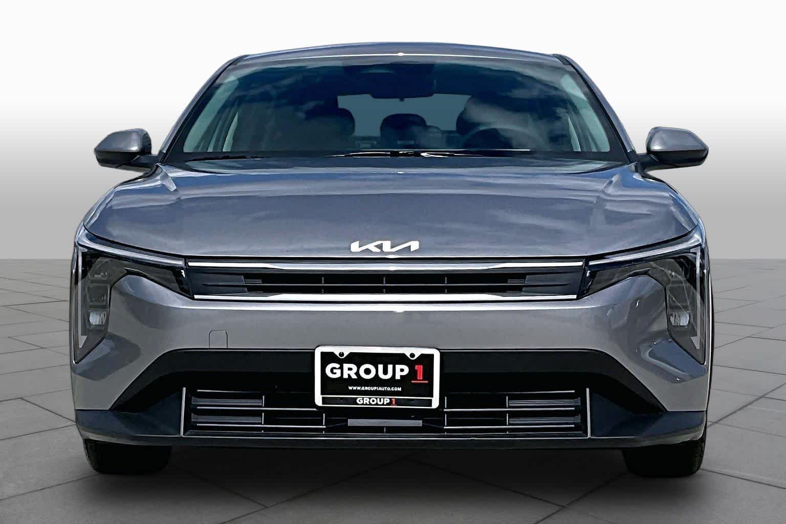 Used 2025 Steel Gray Kia LXS image 4