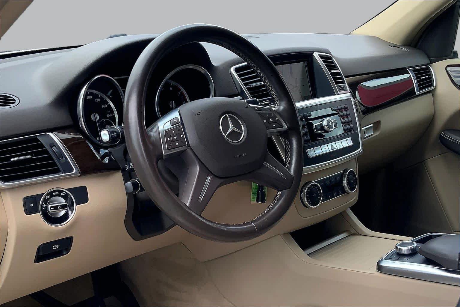 Used 2015 Polar White Mercedes-Benz ML 350 image 17