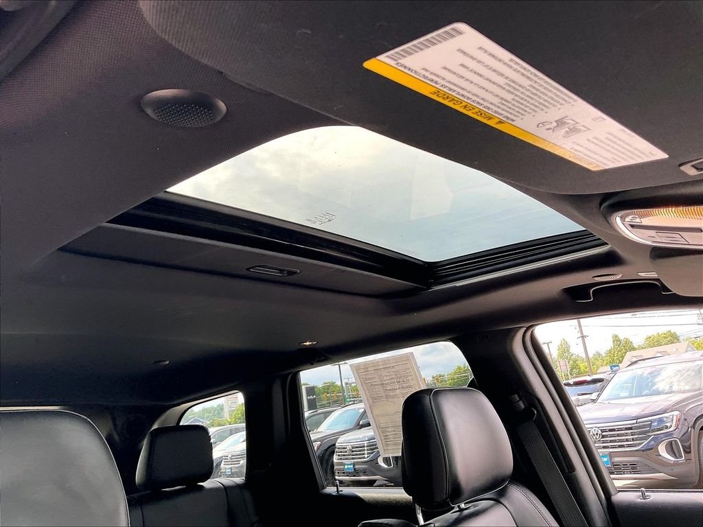 Used 2021 Sting-Gray Clearcoat Jeep Laredo X image 21