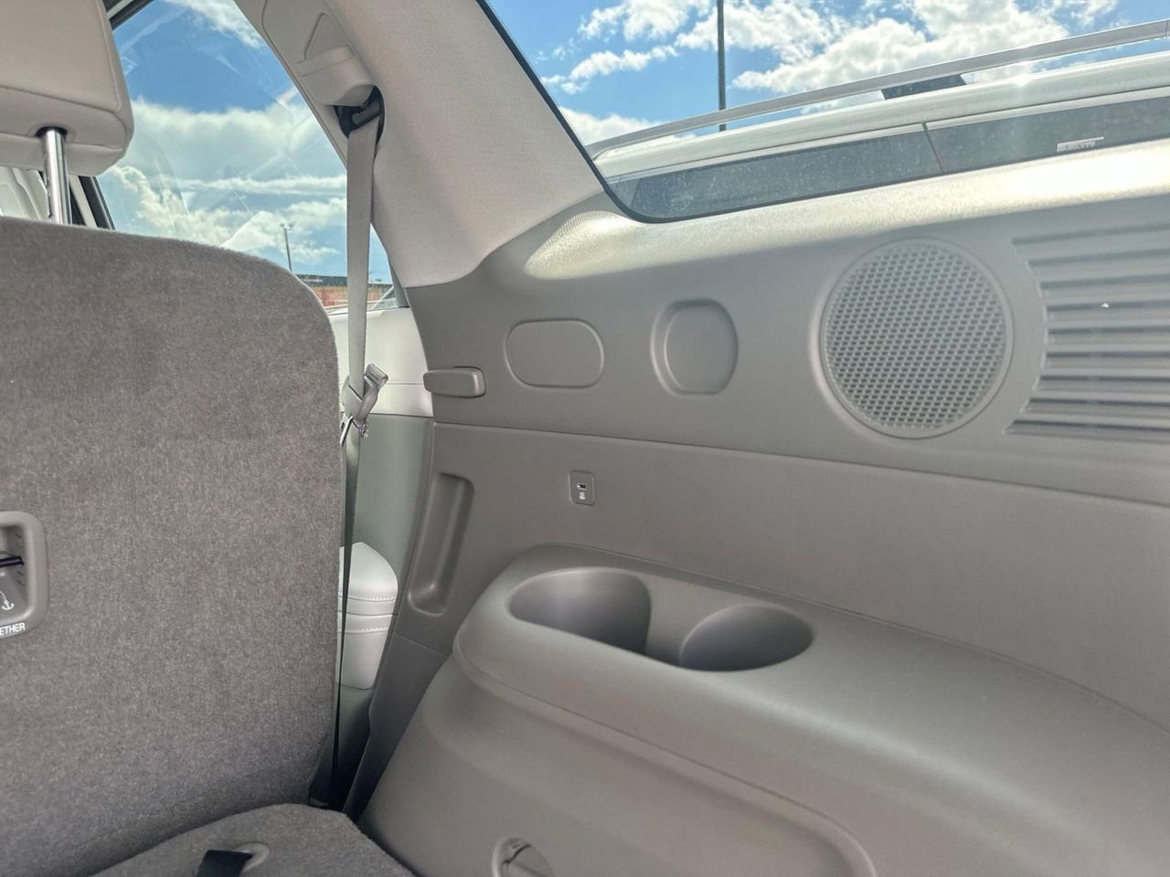 New 2026 White Hyundai SEL Premium AWD image 22