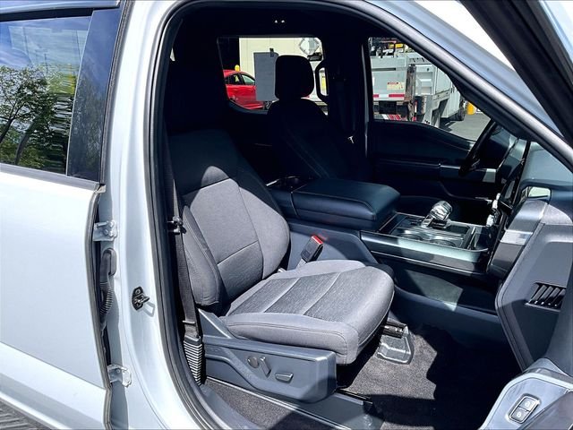 Used 2022 White Ford XLT image 7