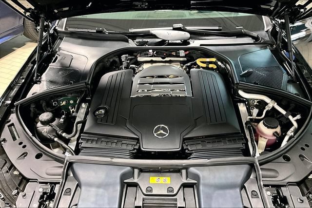 New 2027 Emerald Green Metallic Mercedes-Benz S 580 image 52