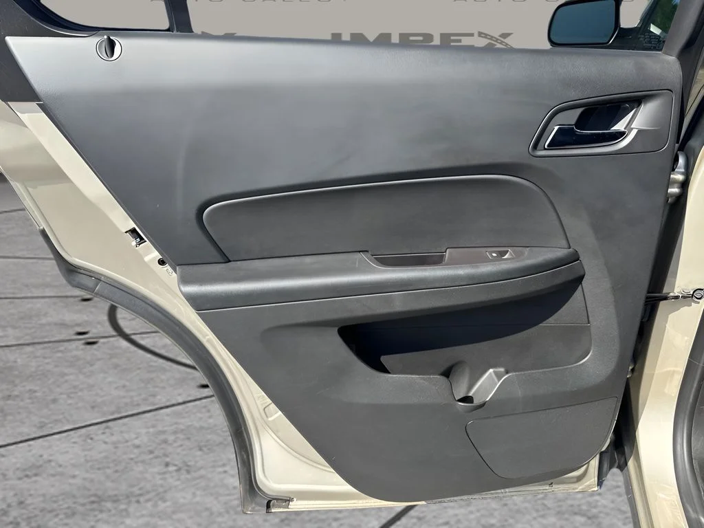 Used 2016 Gold Chevrolet LT image 22