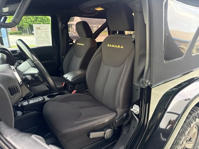 Used 2014 Black Jeep Sahara image 10