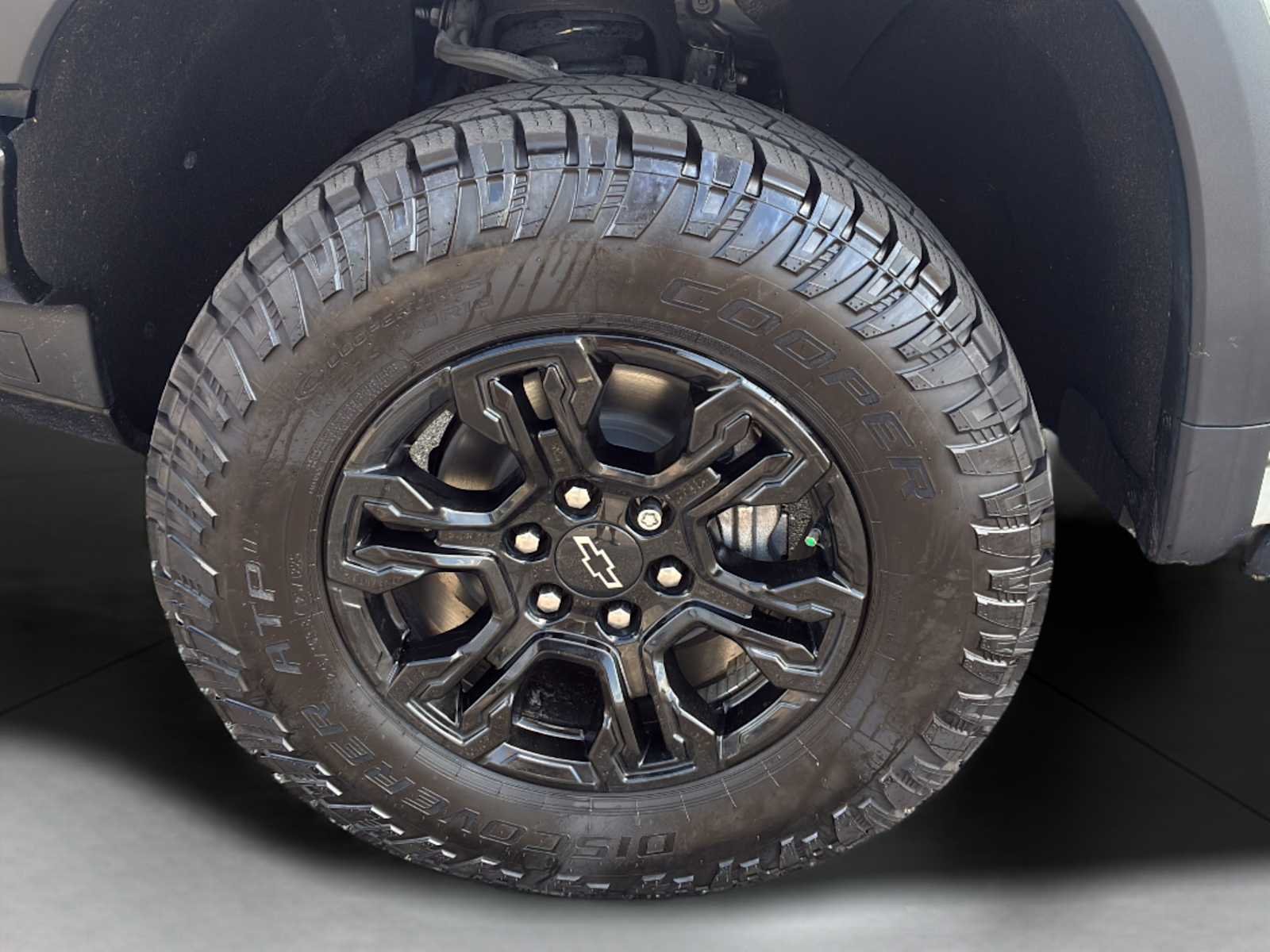2023 Chevrolet Silverado 1500 ZR2 - Photo 39