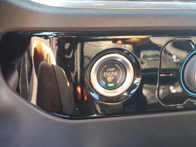 Used 2022 BLACK Chevrolet RST image 10