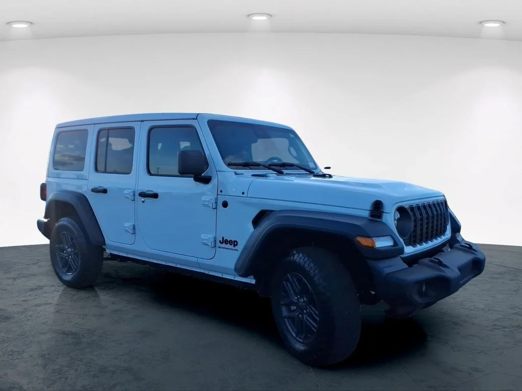 Used 2025 White Jeep Sport S image 5