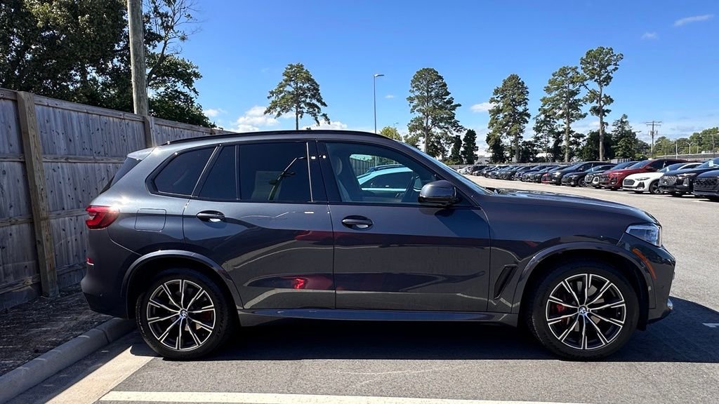 Used 2022 Arctic Gray Metallic BMW xDrive40i image 4