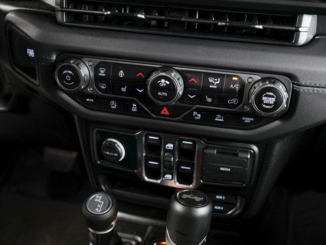 Used 2024 Bright White Clearcoat Jeep Sahara image 15