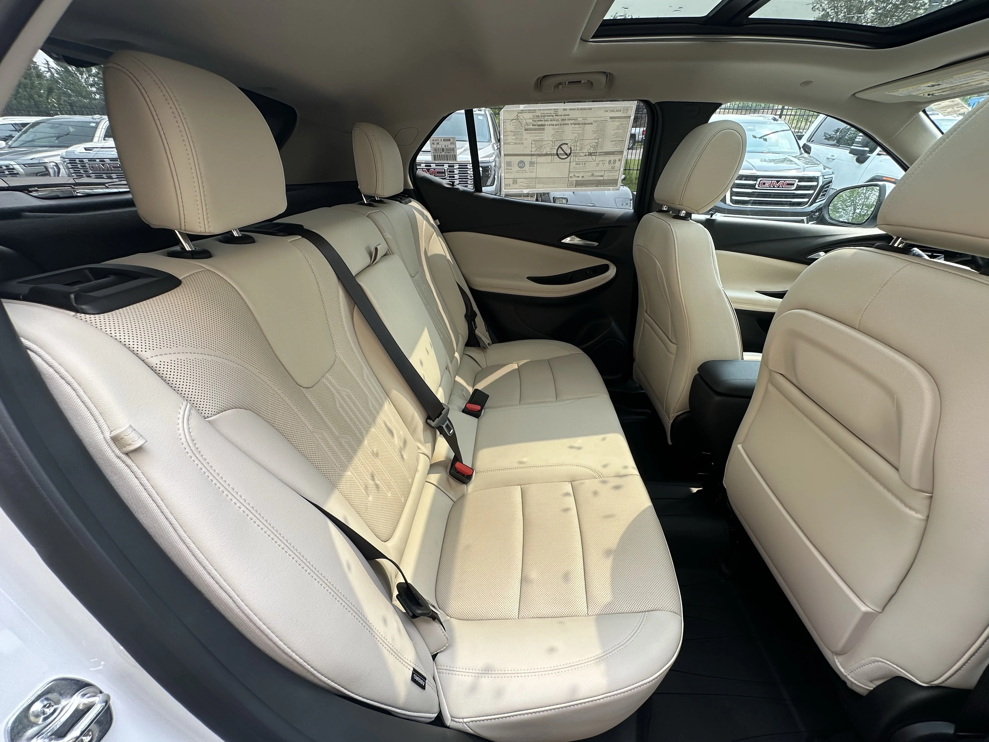 New 2026 White Frost Tricoat Buick Avenir image 22