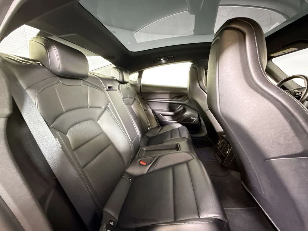 Used 2022 White Porsche  image 19