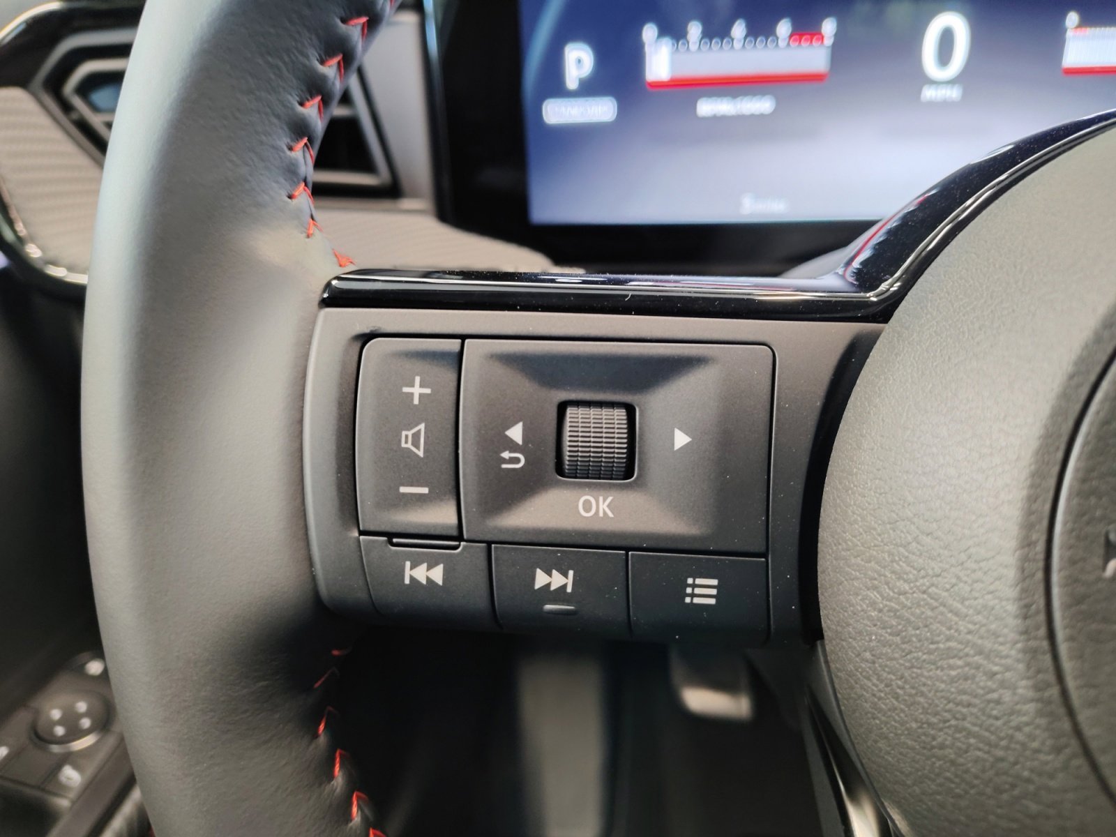 2026 Nissan KICKS SR - Photo 17