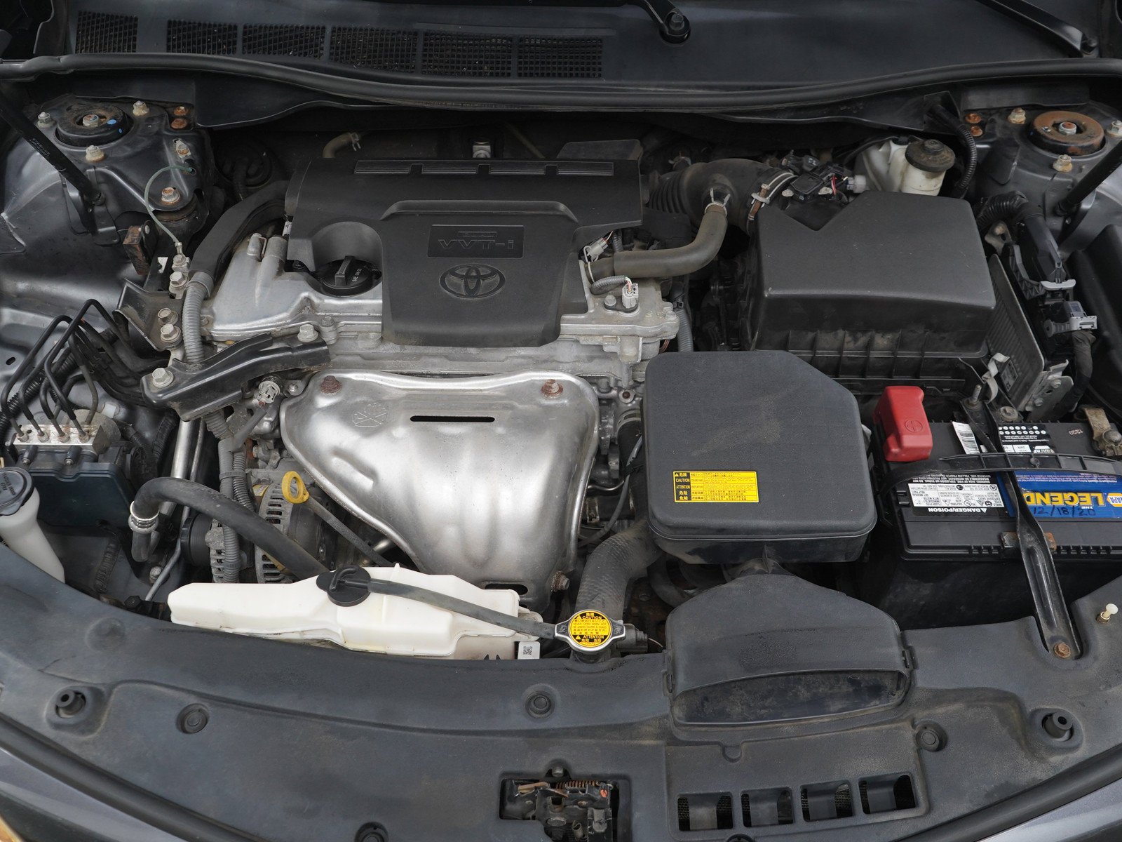 Used 2012 Magnetic Gray Metallic Toyota SE image 28