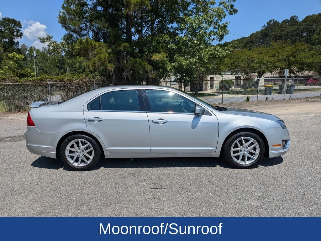 Used 2010 Brilliant Silver Metallic Ford SEL image 3
