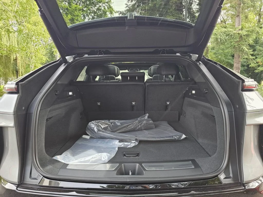 New 2027 Argent Silver Metallic Cadillac Sport image 17
