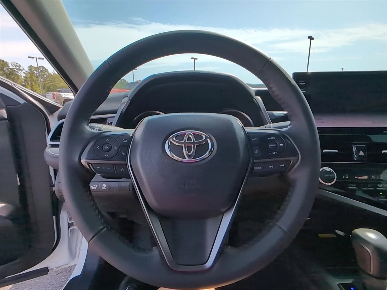 Used 2023 Wind Chill Pearl Toyota XSE image 30
