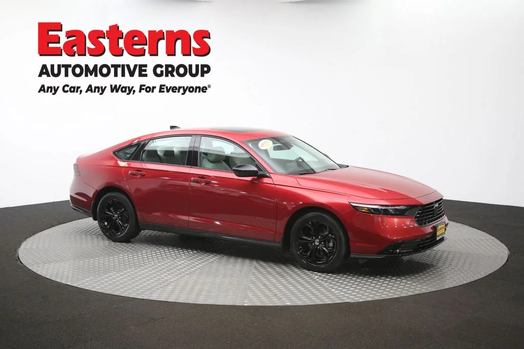 Used 2025 Red Honda SE image 48
