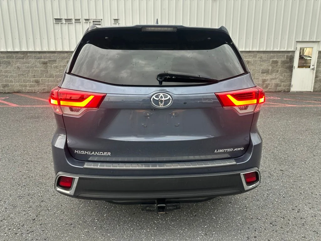 Used 2018 Shoreline Mist Toyota Limited Platinum image 4