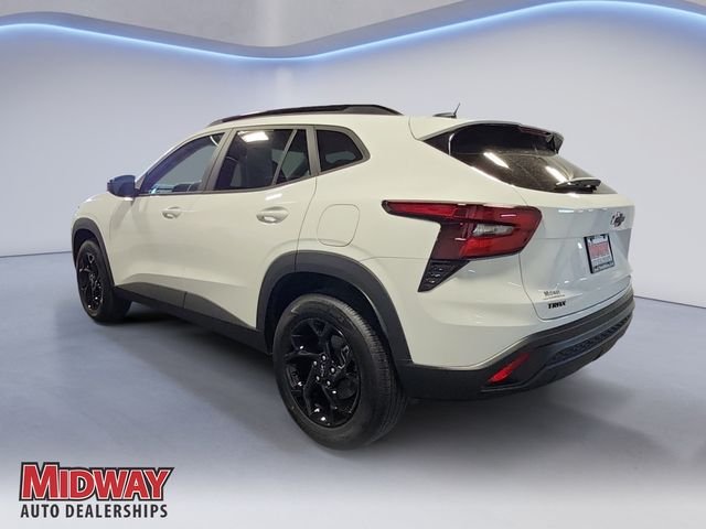 Used 2026 White Chevrolet LT image 3
