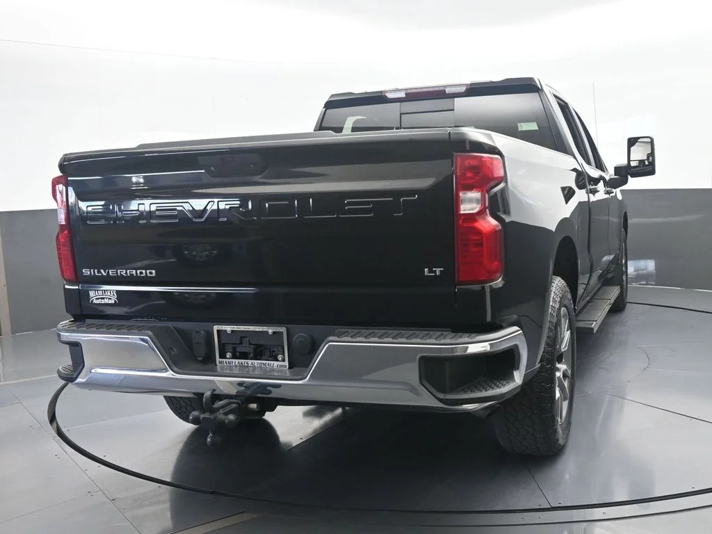 Used 2021 Black Chevrolet LT image 5