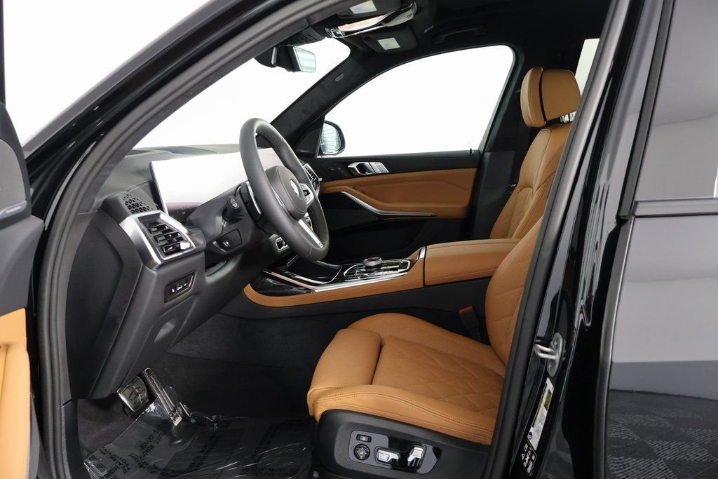 New 2026 Black Sapphire Metallic BMW xDrive40i image 5