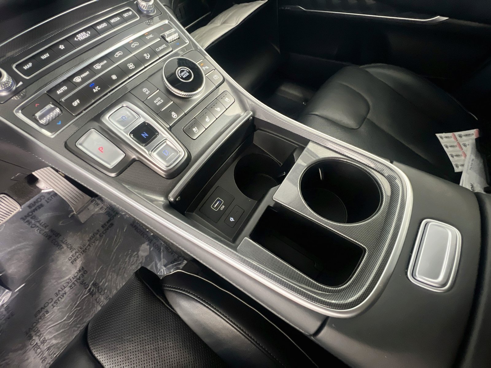Used 2022 Black Hyundai Limited image 25