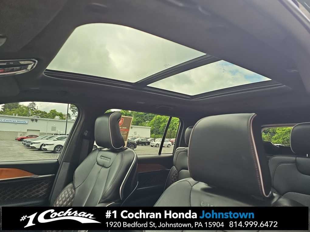 Used 2023 Diamond Black Crystal Pearlcoat Jeep Summit Reserve image 18