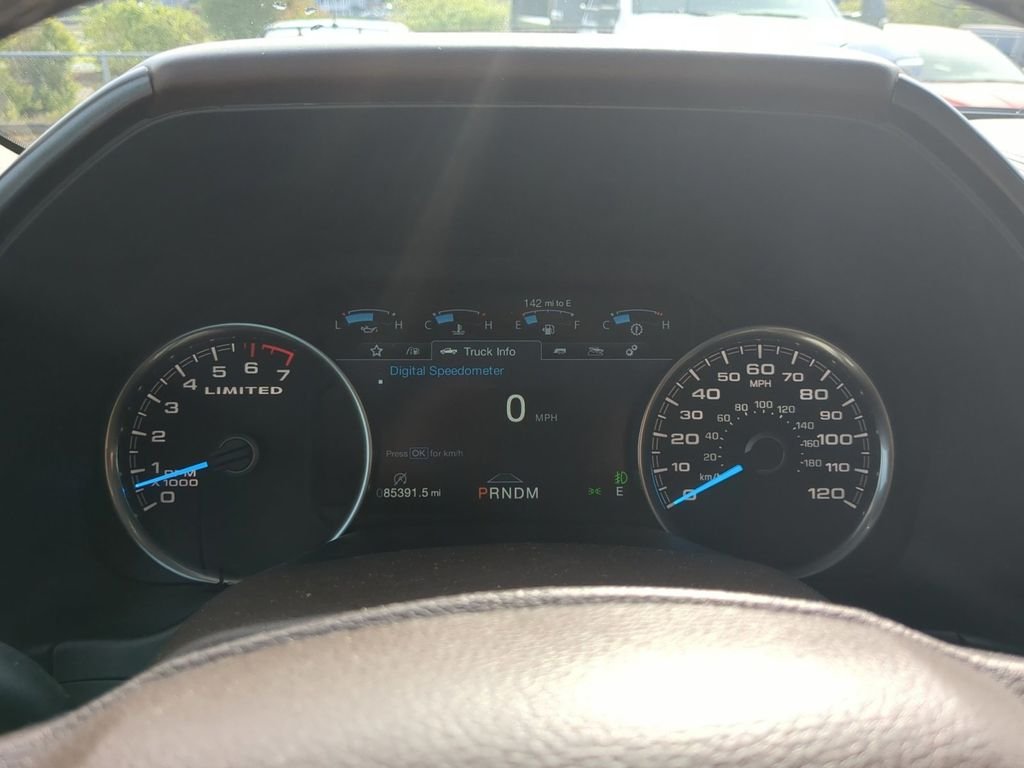 Used 2019  Ford Limited image 16