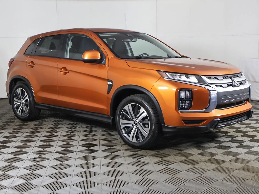 Used 2022  Mitsubishi 2.0 ES image 43