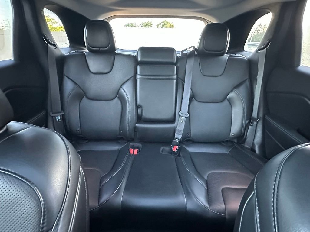 Used 2019 White Jeep Limited image 12