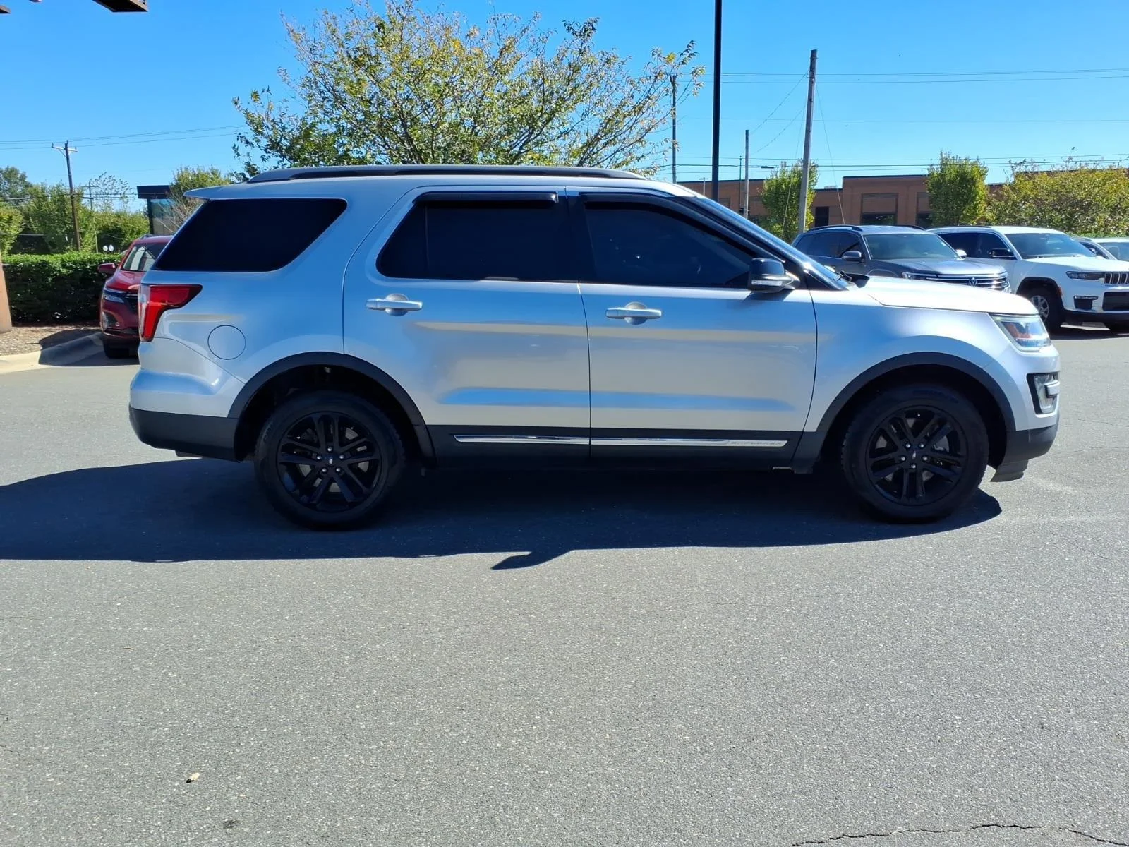 Used 2017 Ingot Silver Ford XLT image 7