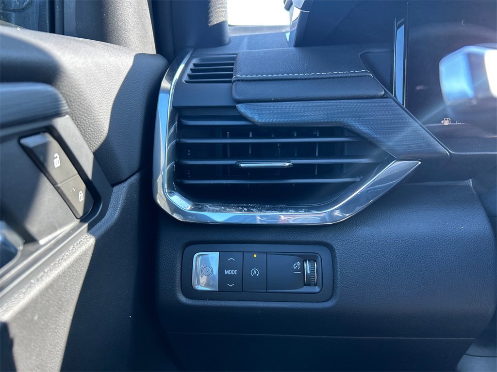 2026 GMC ACADIA - Image 18