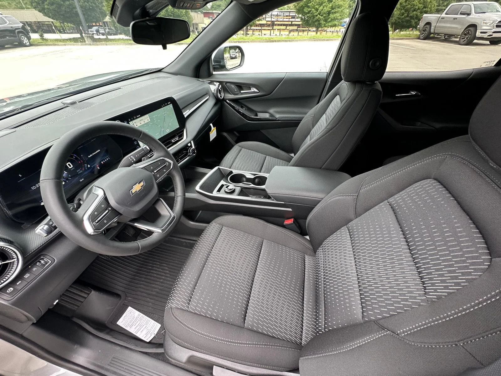 2027 Chevrolet Equinox LT - Photo 10