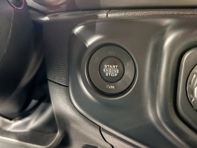 Used 2022 Silver Jeep Rubicon image 13