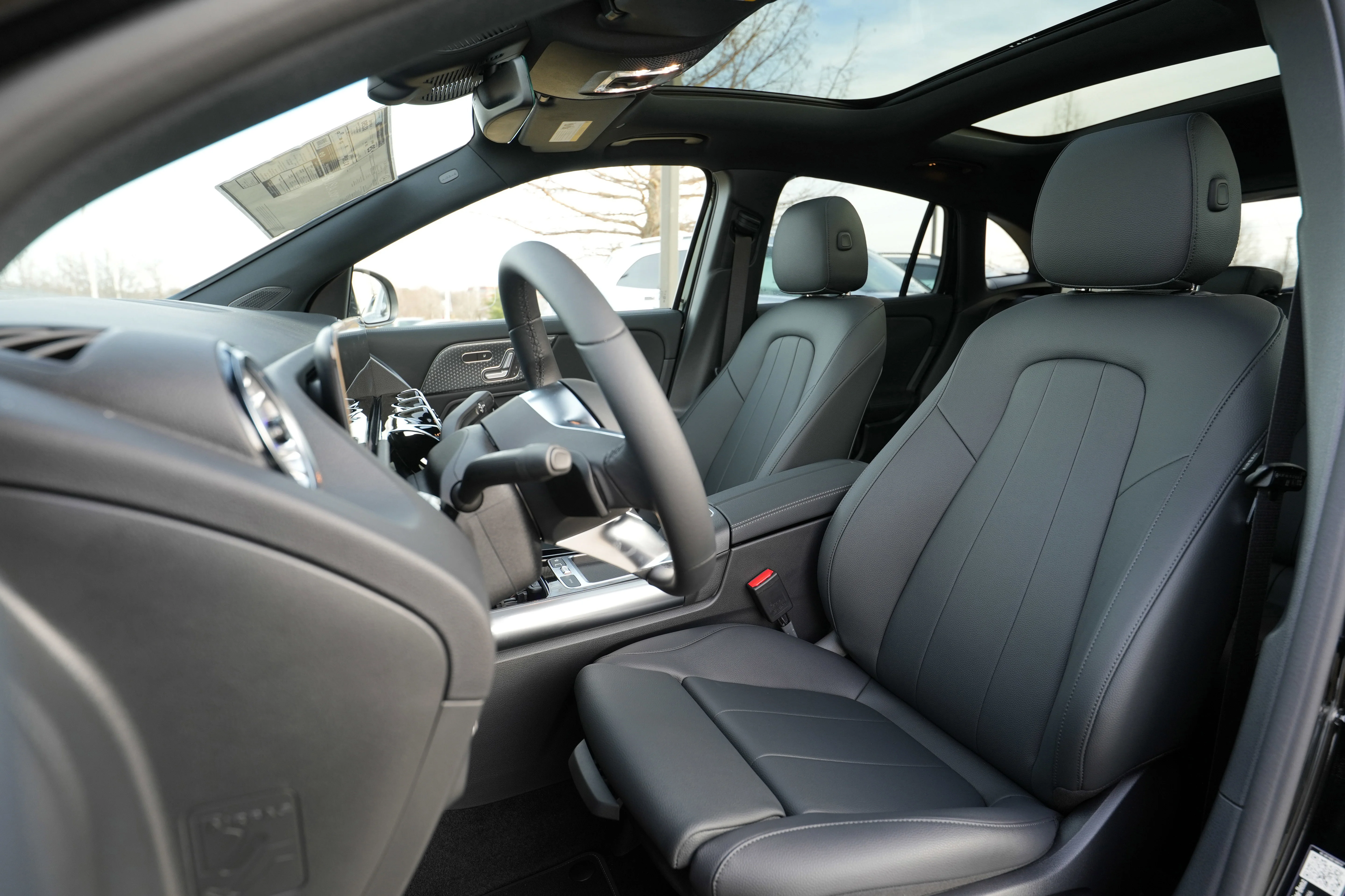Used 2026 Black Mercedes-Benz GLA 250 image 38