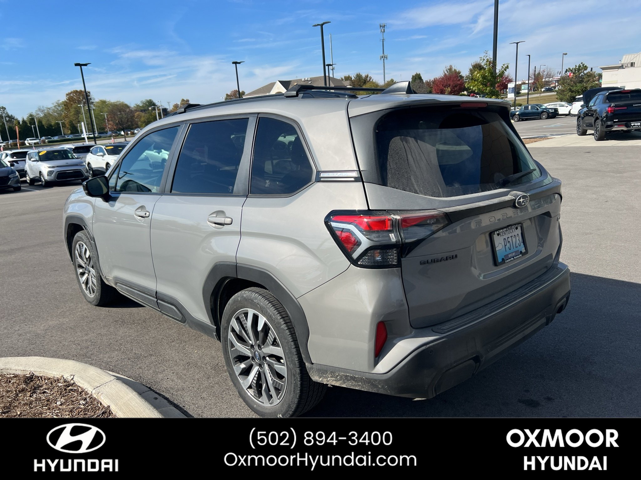 Used 2025 River Rock Pearl Subaru Touring image 17