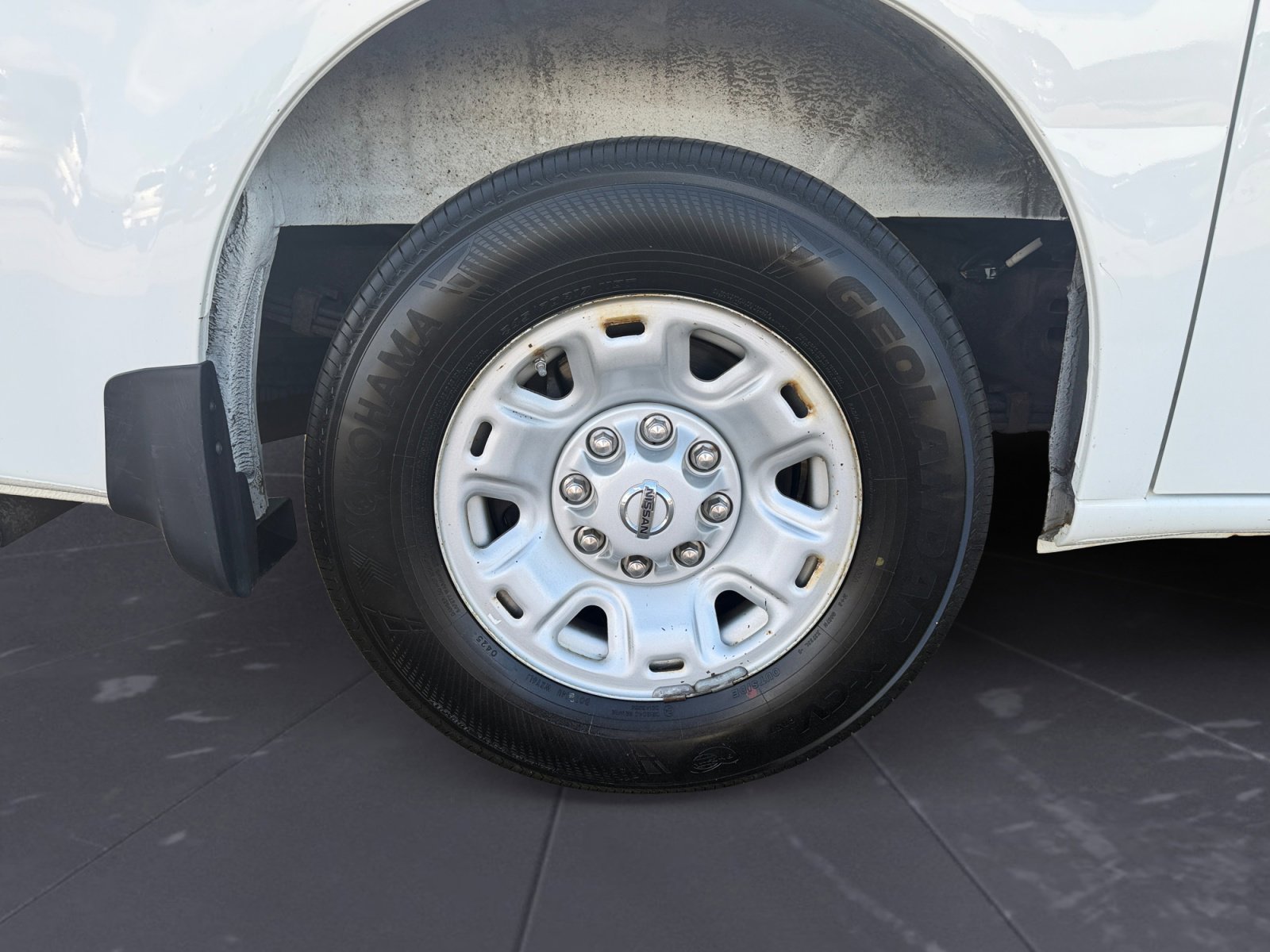 Used 2020 White Nissan SV image 39