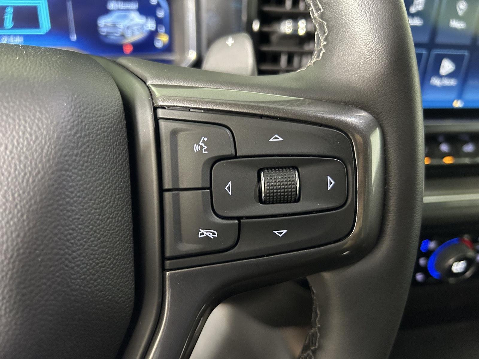 Used 2023 Black Chevrolet High Country image 27