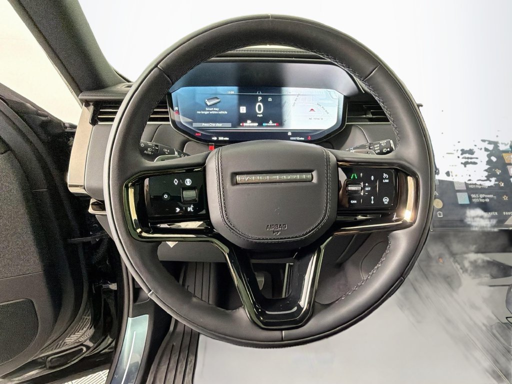 New 2027 Santorini Black Land Rover  Dynamic SE P530 image 11