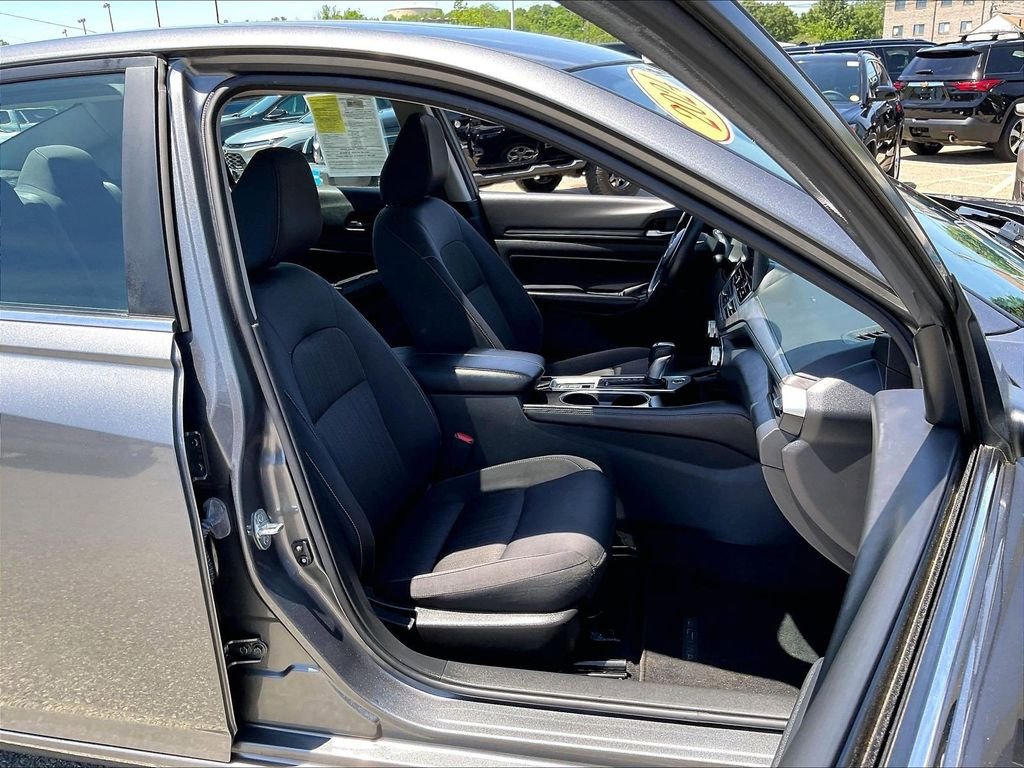 Used 2024 Gray Nissan 2.5 SV image 11