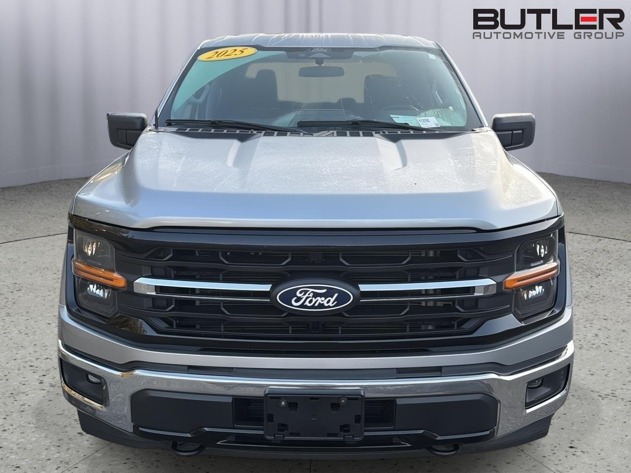Used 2025 Iconic Silver Ford XLT image 9