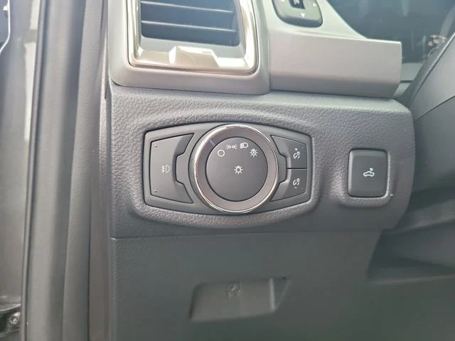 Used 2019 Magnetic Metallic Ford XLT image 29