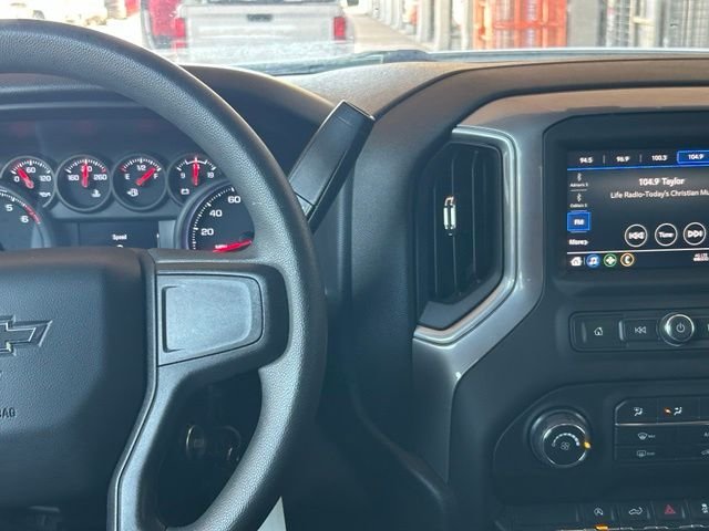 Used 2022 White Chevrolet Custom image 13