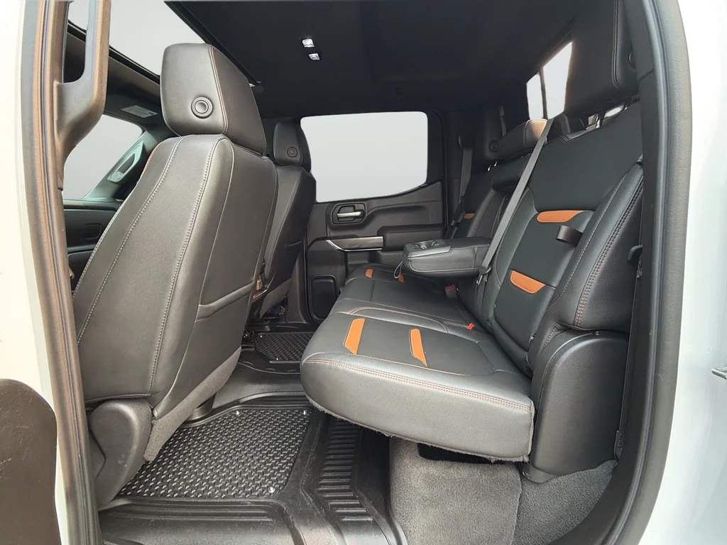 Used 2021 White GMC AT4 image 27