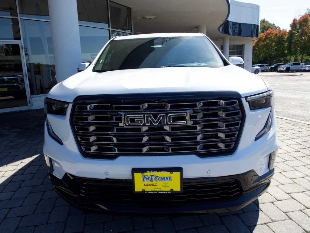 New 2027 Glacier White Tricoat GMC Denali Ultimate image 2