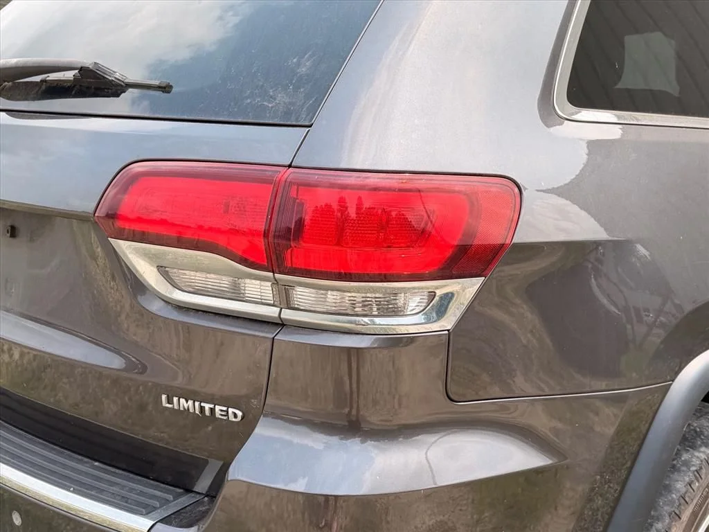 Used 2020 Gray Jeep Limited image 10