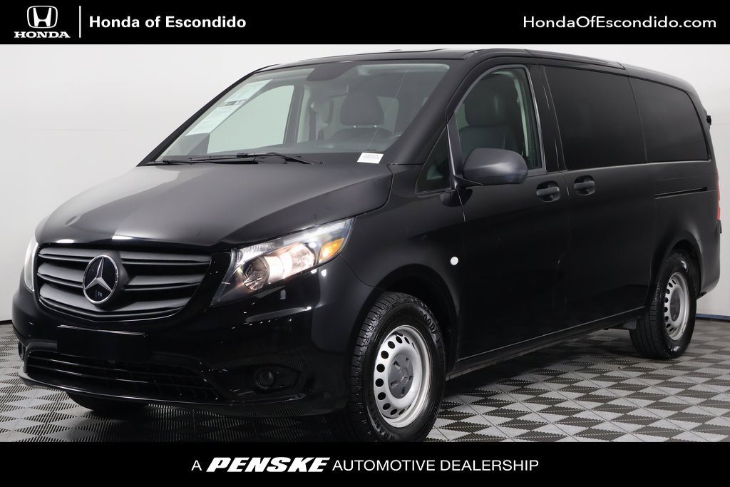 2022 Mercedes-Benz Metris Passenger Van