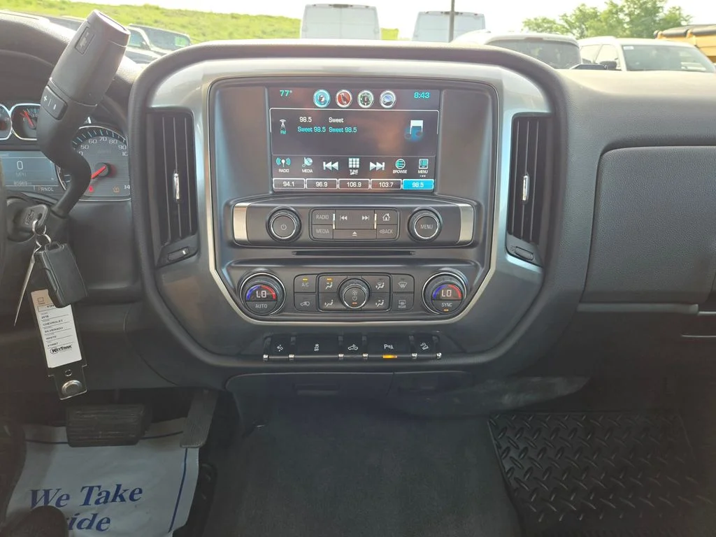 Used 2018 White Chevrolet LT image 22